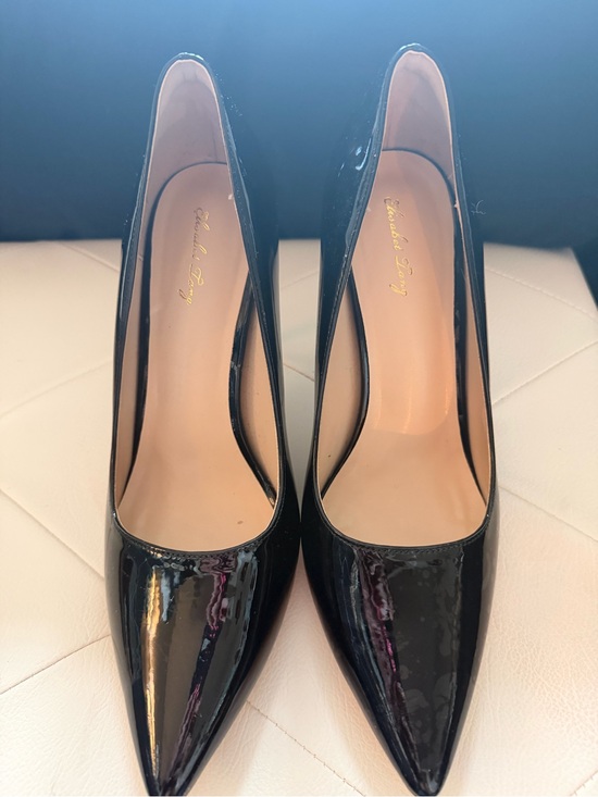 Gianvito Rossi Shoes - Gianvito Rossi Black Patent Pointed Toe Pumps